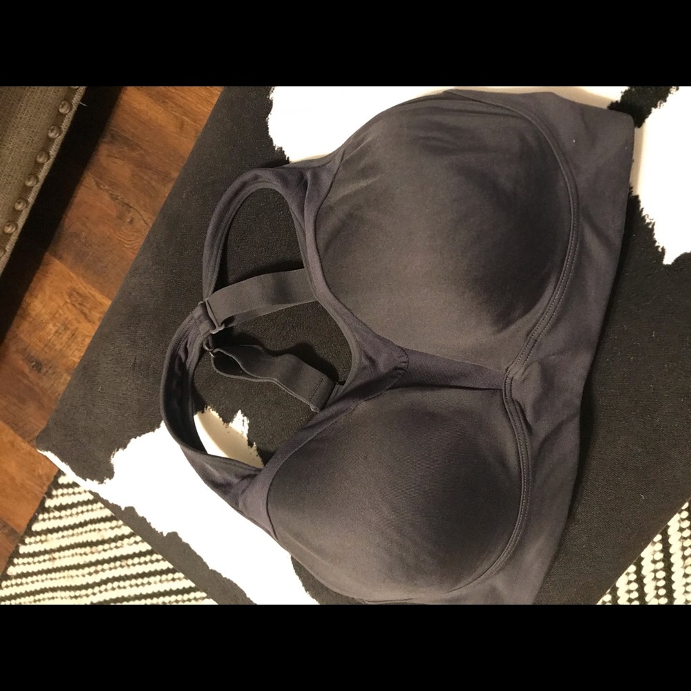 Set of 2 sports bras